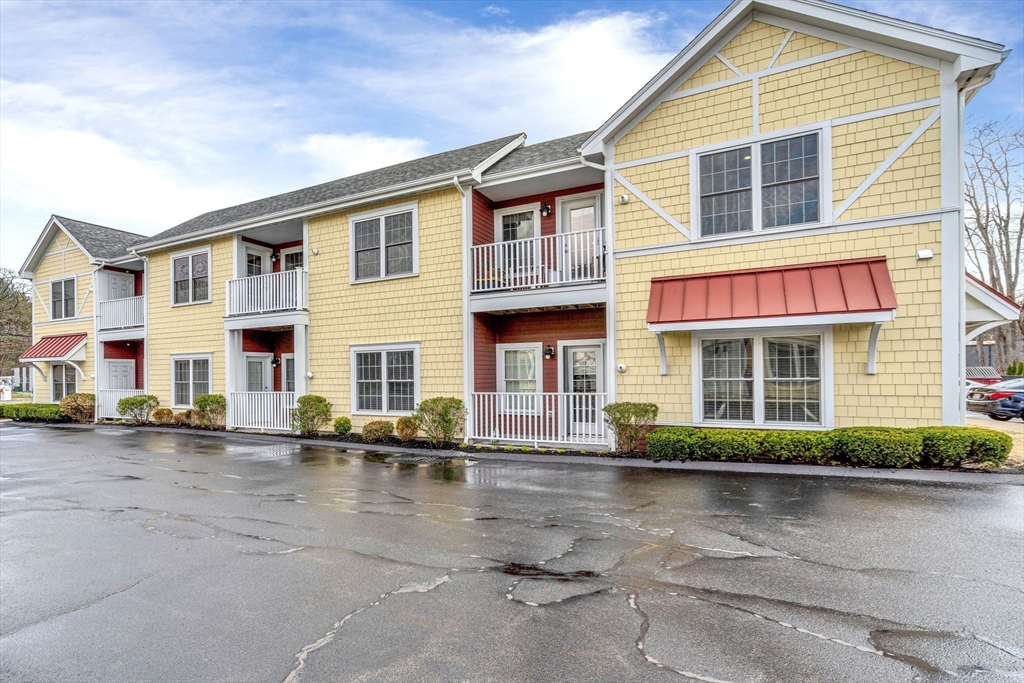 54 Loomis St, Bedford, Massachusetts, 2 Bedrooms Bedrooms, 4 Rooms Rooms,2 BathroomsBathrooms,Residential Lease,For Rent,Loomis St,73372310