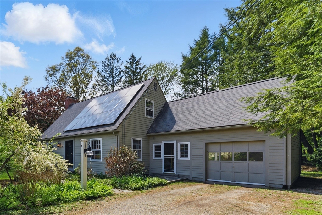 874 E Pleasant St, Amherst, Massachusetts, 3 Bedrooms Bedrooms, 7 Rooms Rooms,1.5 BathroomsBathrooms,Residential,For Sale,E Pleasant St,73372247