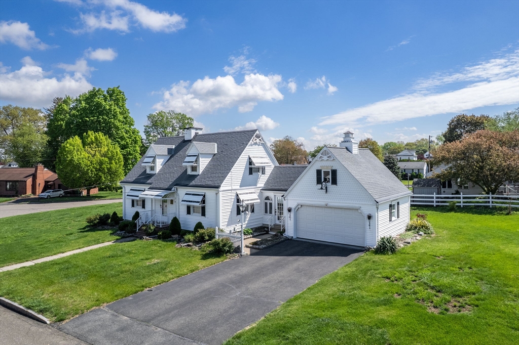 57 Hafey St, Chicopee, Massachusetts, 3 Bedrooms Bedrooms, 8 Rooms Rooms,2 BathroomsBathrooms,Residential,For Sale,Hafey St,73372290