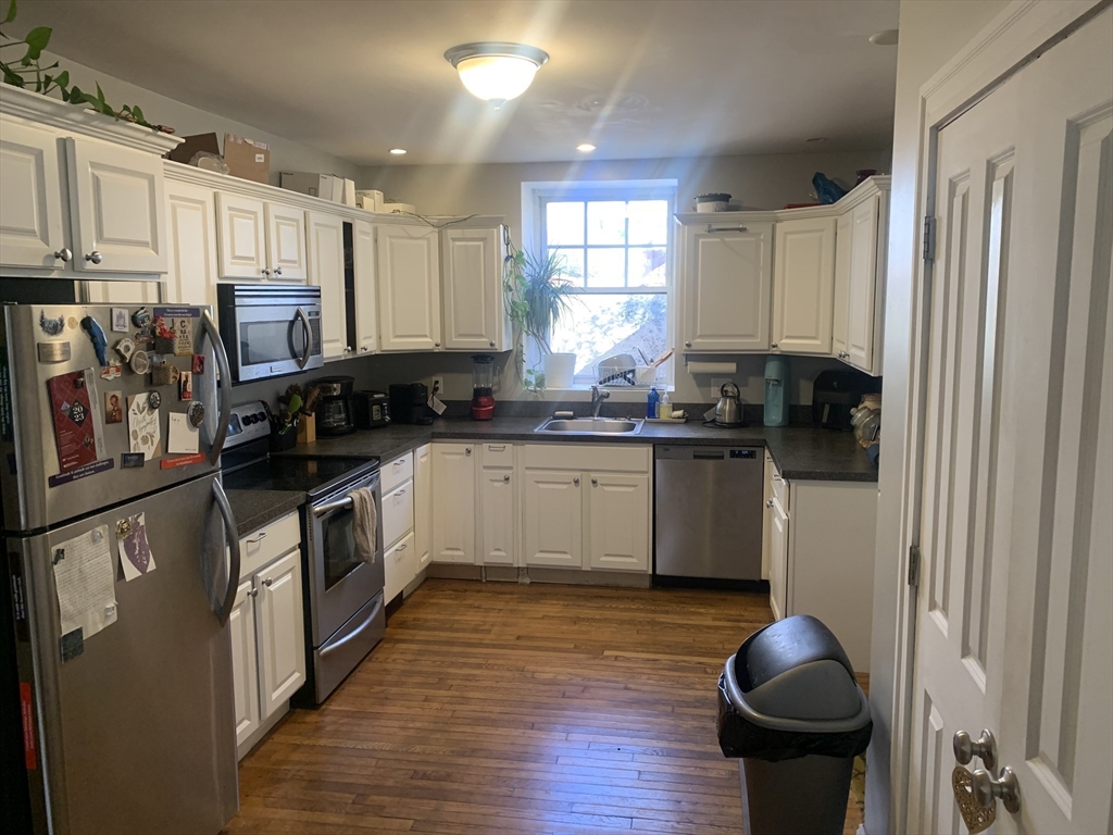 55 Magazine Street, Cambridge, Massachusetts, 3 Bedrooms Bedrooms, 6 Rooms Rooms,2 BathroomsBathrooms,Residential Lease,For Rent,Magazine Street,73372330