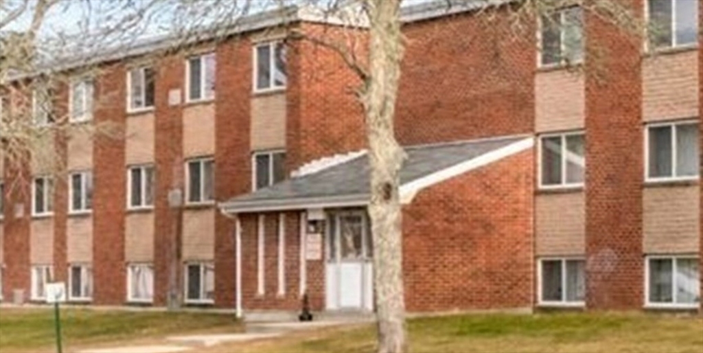 2100 Phillips Road, New Bedford, Massachusetts, 1 Bedroom Bedrooms, 3 Rooms Rooms,1 BathroomBathrooms,Residential,For Sale,Phillips Road,73372339