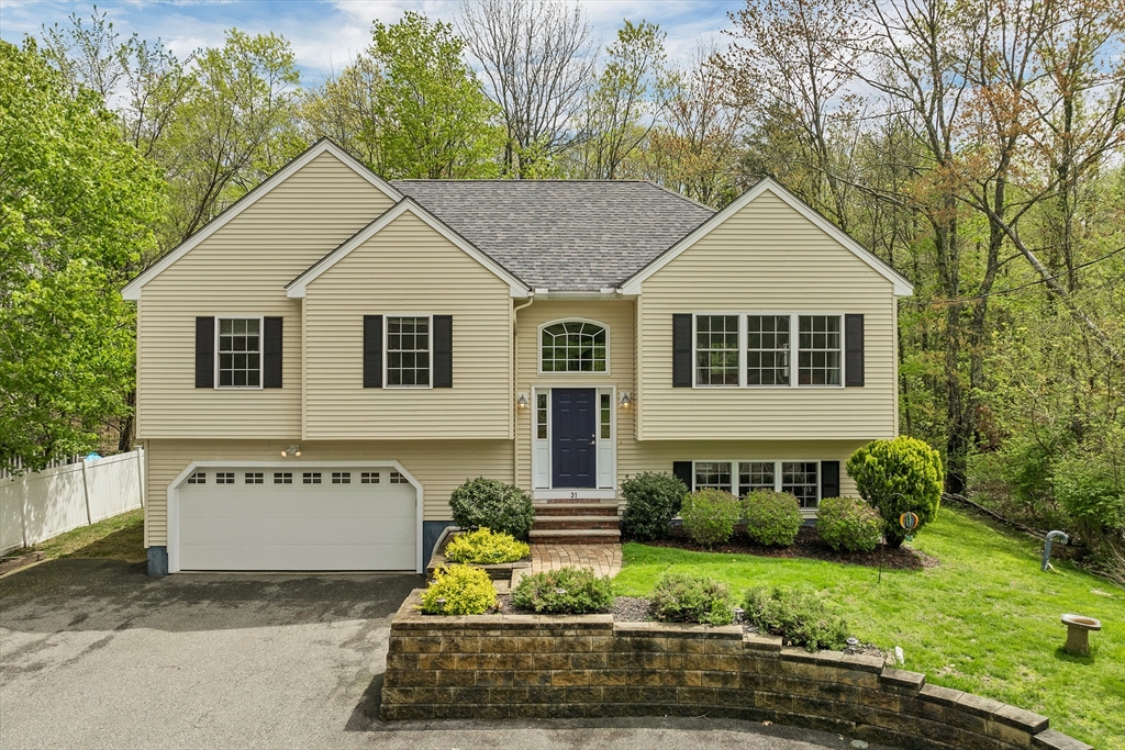 31 Danville Road, Hampstead, New Hampshire, 3 Bedrooms Bedrooms, 6 Rooms Rooms,1 BathroomBathrooms,Residential,For Sale,Danville Road,73372303