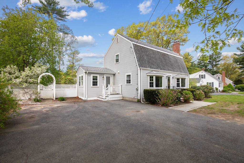 363 Plain St, Marshfield, Massachusetts, 3 Bedrooms Bedrooms, 7 Rooms Rooms,2 BathroomsBathrooms,Residential,For Sale,Plain St,73372346