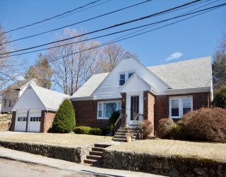 21 Avon St, Stoneham, Massachusetts, 3 Bedrooms Bedrooms, 7 Rooms Rooms,1 BathroomBathrooms,Residential Lease,For Rent,Avon St,73372376