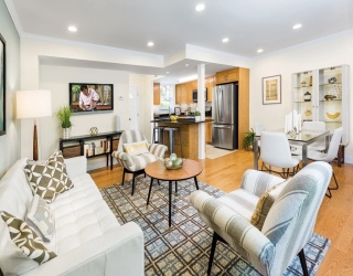 517 Vfw Pkwy, Brookline, Massachusetts, 2 Bedrooms Bedrooms, 5 Rooms Rooms,1 BathroomBathrooms,Residential Lease,For Rent,Vfw Pkwy,73372380