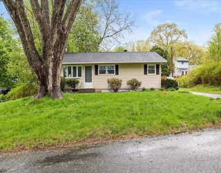 17 Beverly Street, Oxford, Massachusetts, 3 Bedrooms Bedrooms, 5 Rooms Rooms,1 BathroomBathrooms,Residential,For Sale,Beverly Street,73372302