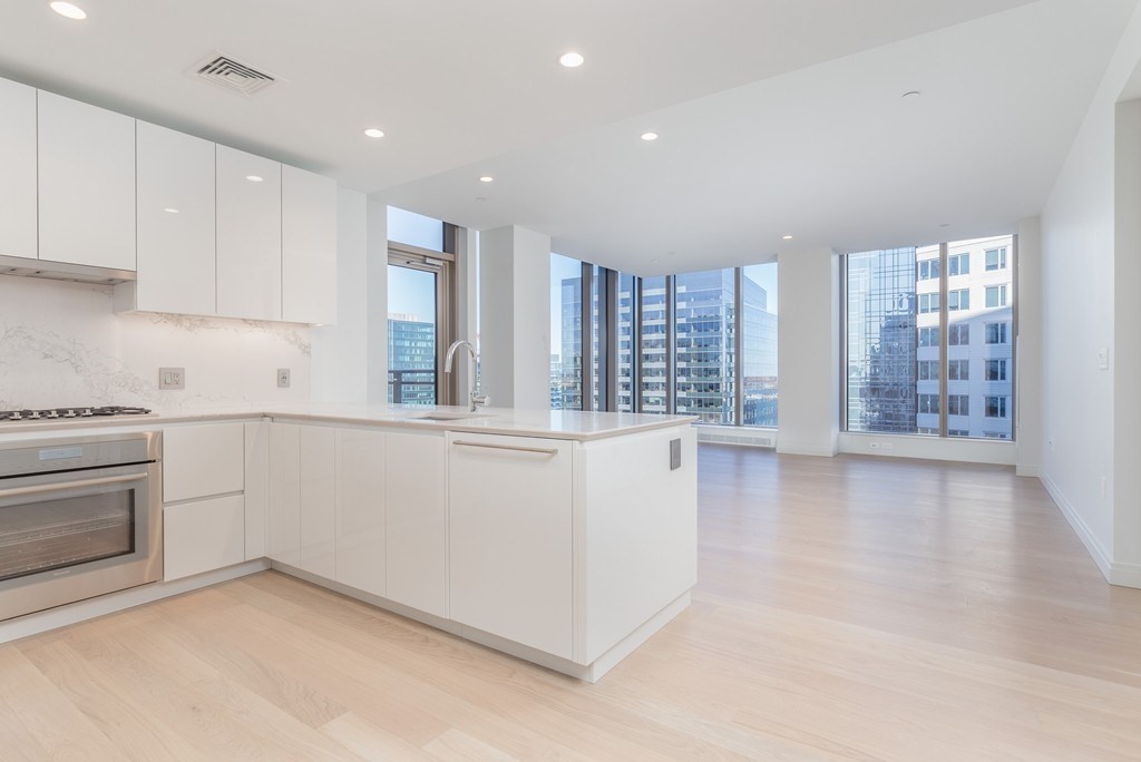 133 Seaport Blvd, Boston, Massachusetts, 2 Bedrooms Bedrooms, 5 Rooms Rooms,2.5 BathroomsBathrooms,Residential Lease,For Rent,Seaport Blvd,73372398