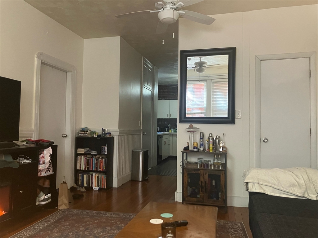7 Unity Street, Boston, Massachusetts, 2 Bedrooms Bedrooms, 5 Rooms Rooms,1 BathroomBathrooms,Residential,For Sale,Unity Street,73372447