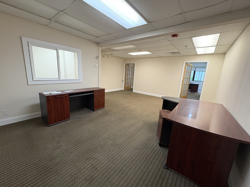 1842 Beacon St, Brookline, Massachusetts, ,Commercial Lease,For Rent,Beacon St,73372511