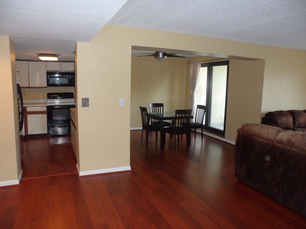 85 Brainerd Road, Boston, Massachusetts, 2 Bedrooms Bedrooms, 5 Rooms Rooms,2 BathroomsBathrooms,Residential Lease,For Rent,Brainerd Road,73372521