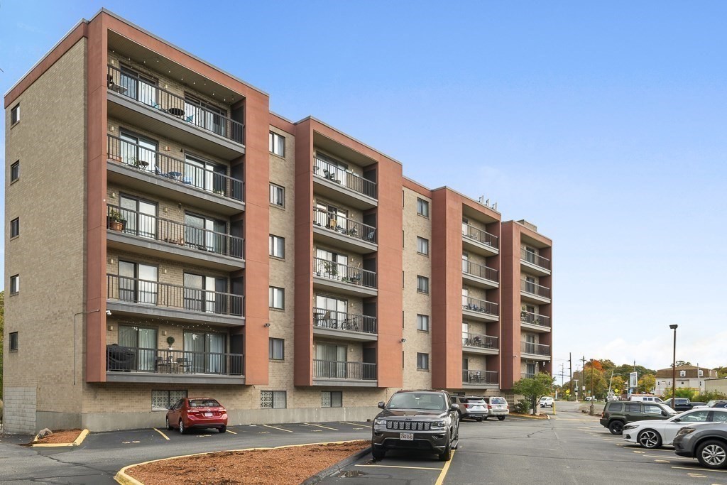 292 Salem St, Revere, Massachusetts, 2 Bedrooms Bedrooms, 5 Rooms Rooms,2.5 BathroomsBathrooms,Residential Lease,For Rent,Salem St,73372423