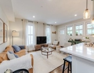 52R River St, Boston, Massachusetts, 2 Bedrooms Bedrooms, 6 Rooms Rooms,2 BathroomsBathrooms,Residential Lease,For Rent,River St,73372538
