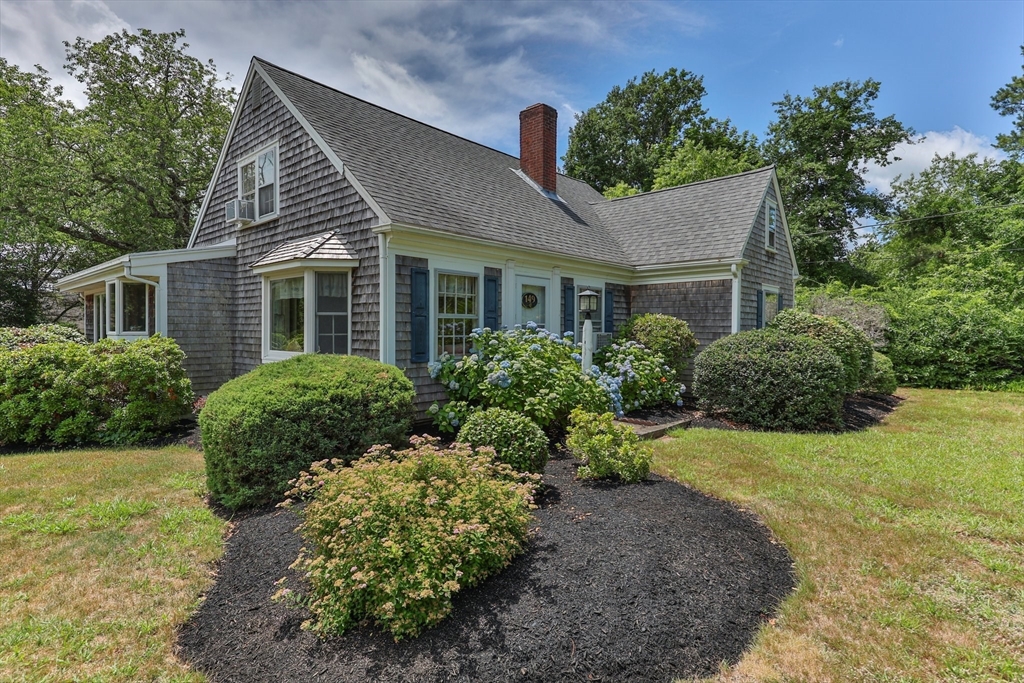149 Beach St, Dennis, Massachusetts, 4 Bedrooms Bedrooms, 8 Rooms Rooms,2 BathroomsBathrooms,Residential,For Sale,Beach St,73372509