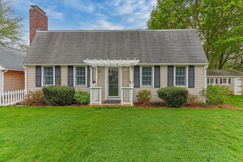 114 Stoney Cliff Rd, Barnstable, Massachusetts, 3 Bedrooms Bedrooms, 8 Rooms Rooms,2.5 BathroomsBathrooms,Residential,For Sale,Stoney Cliff Rd,73372573