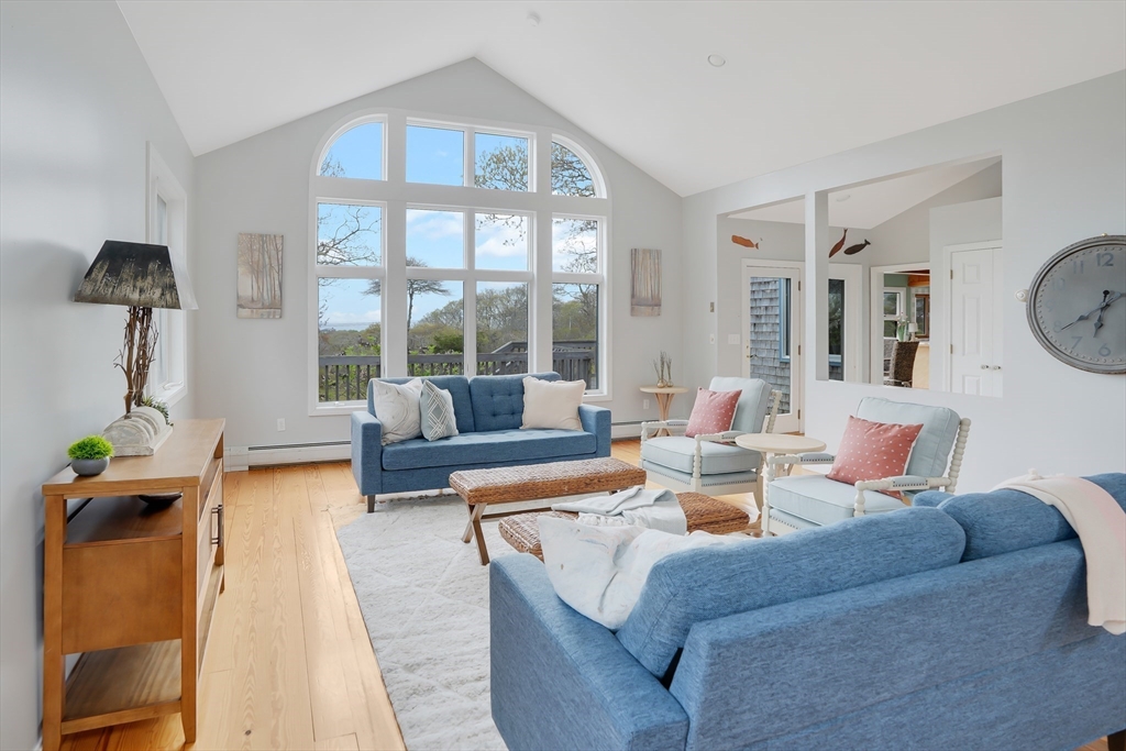 453 Lighthouse Rd, Aquinnah, Massachusetts, 3 Bedrooms Bedrooms, 11 Rooms Rooms,3 BathroomsBathrooms,Residential,For Sale,Lighthouse Rd,73372559
