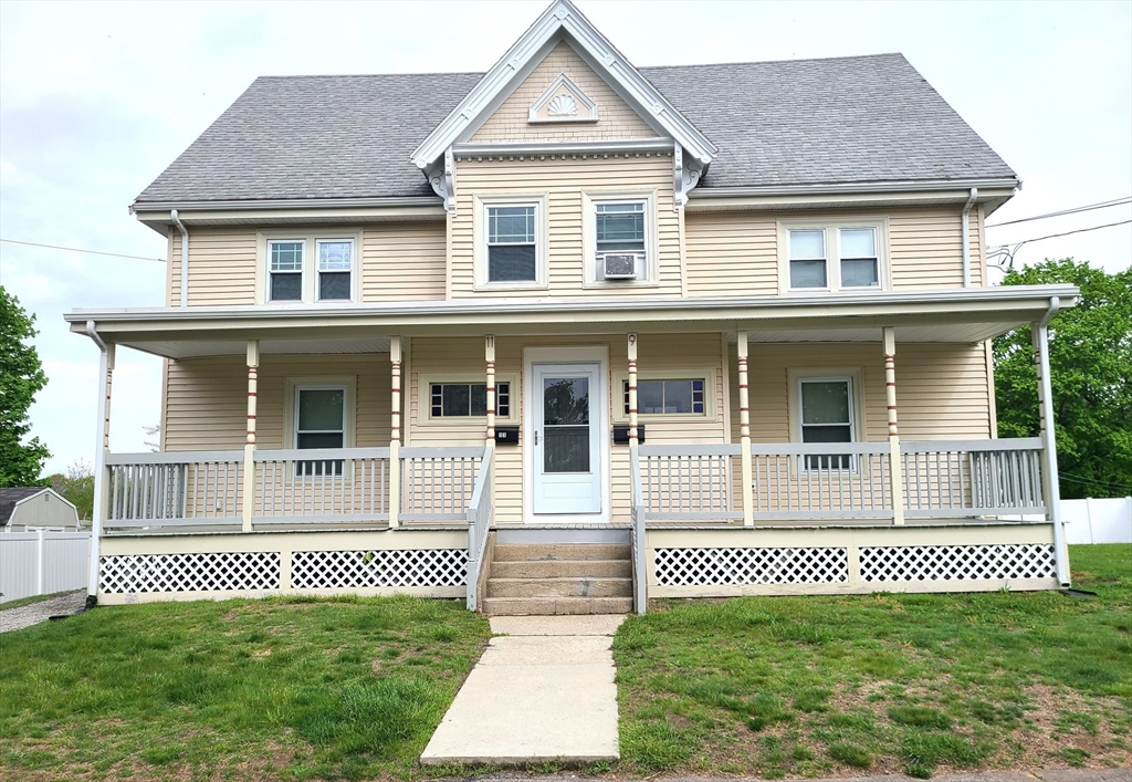 11 Maple, Rockland, Massachusetts, 3 Bedrooms Bedrooms, 7 Rooms Rooms,1.5 BathroomsBathrooms,Residential Lease,For Rent,Maple,73372588