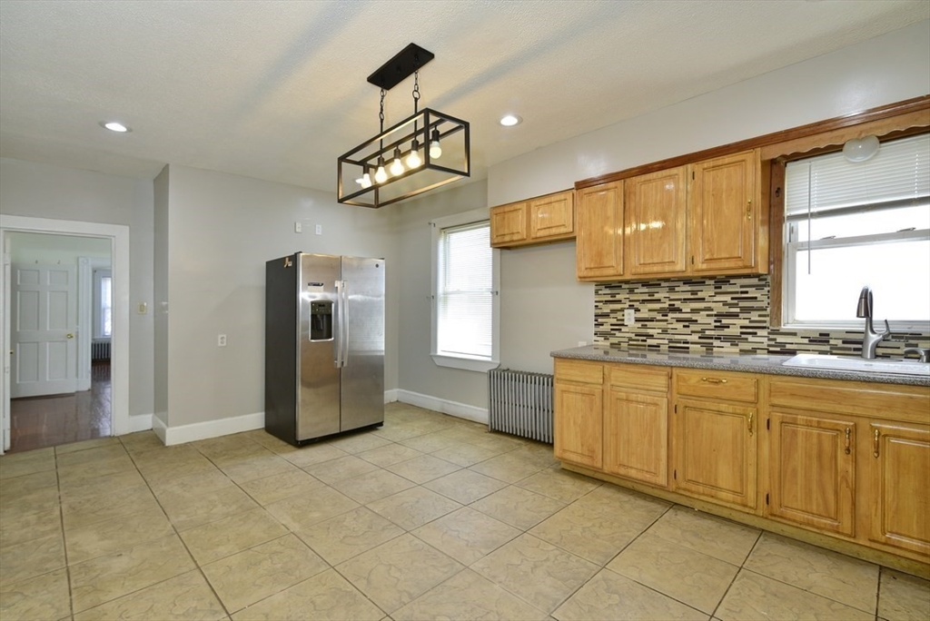 63 Stanton St, Boston, Massachusetts, 3 Bedrooms Bedrooms, 7 Rooms Rooms,1 BathroomBathrooms,Residential Lease,For Rent,Stanton St,73372593