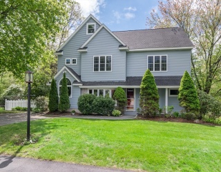 30 Strawberry Hill Rd, Natick, Massachusetts, 5 Bedrooms Bedrooms, 10 Rooms Rooms,3 BathroomsBathrooms,Residential,For Sale,Strawberry Hill Rd,73372228