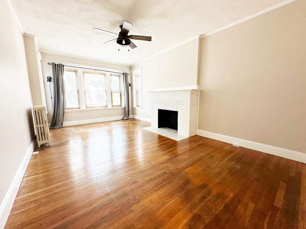 1263 Commonwealth Avenue, Boston, Massachusetts, 2 Bedrooms Bedrooms, 5 Rooms Rooms,1 BathroomBathrooms,Residential Lease,For Rent,Commonwealth Avenue,73372610