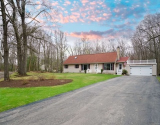 6 Sunrise, Auburn, Massachusetts, 4 Bedrooms Bedrooms, 7 Rooms Rooms,2.5 BathroomsBathrooms,Residential,For Sale,Sunrise,73372640