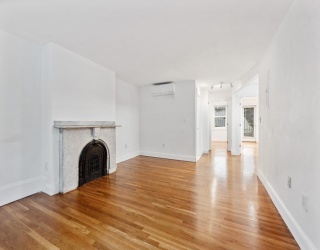 85 E Brookline, Boston, Massachusetts, 2 Bedrooms Bedrooms, 5 Rooms Rooms,1 BathroomBathrooms,Residential Lease,For Rent,E Brookline,73372671