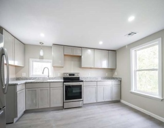 42 Mason St, Taunton, Massachusetts, 3 Bedrooms Bedrooms, 5 Rooms Rooms,1 BathroomBathrooms,Residential Lease,For Rent,Mason St,73372678