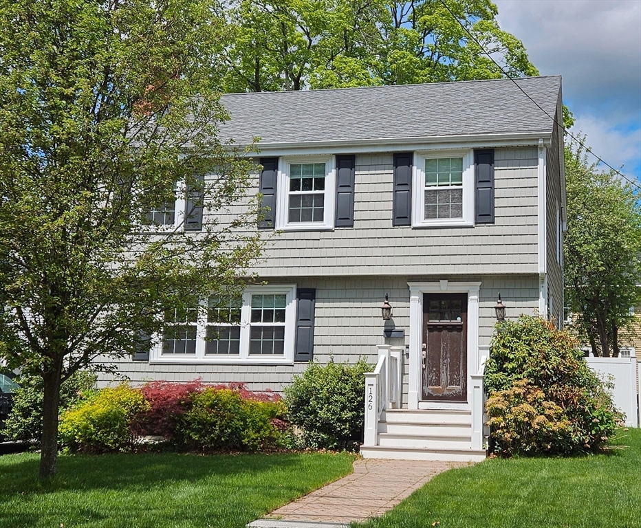 126 Waverley Street, Belmont, Massachusetts, 3 Bedrooms Bedrooms, 6 Rooms Rooms,2.5 BathroomsBathrooms,Residential Lease,For Rent,Waverley Street,73372680