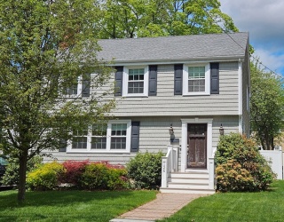 126 Waverley Street, Belmont, Massachusetts, 3 Bedrooms Bedrooms, 6 Rooms Rooms,2.5 BathroomsBathrooms,Residential Lease,For Rent,Waverley Street,73372680