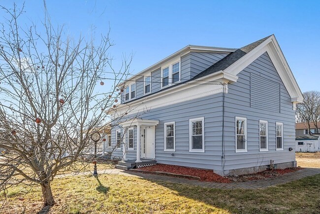 576-578 School St, Webster, Massachusetts, 5 Bedrooms Bedrooms, 11 Rooms Rooms,4 BathroomsBathrooms,Residential Income,For Sale,School St,73372707