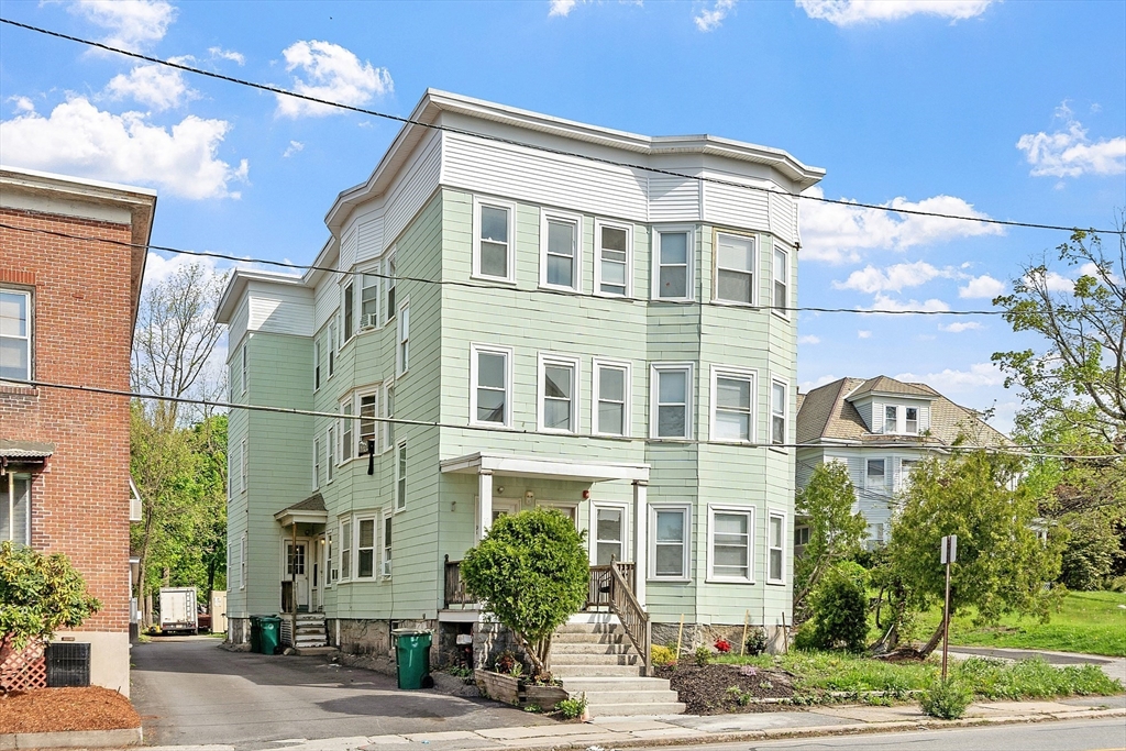 93 Harvard St, Fitchburg, Massachusetts, 12 Bedrooms Bedrooms, 30 Rooms Rooms,6 BathroomsBathrooms,Residential Income,For Sale,Harvard St,73372741