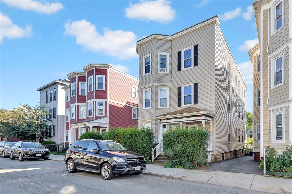 6 Bellflower St, Boston, Massachusetts, 3 Bedrooms Bedrooms, 5 Rooms Rooms,1 BathroomBathrooms,Residential Lease,For Rent,Bellflower St,73372744