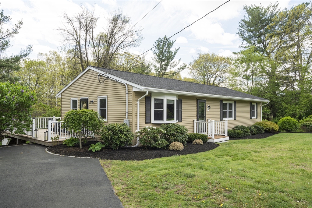 64 Andover Street, Andover, Massachusetts, 3 Bedrooms Bedrooms, 6 Rooms Rooms,2 BathroomsBathrooms,Residential,For Sale,Andover Street,73372785