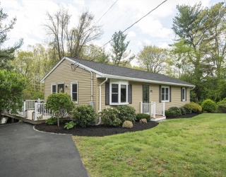 64 Andover Street, Andover, Massachusetts, 3 Bedrooms Bedrooms, 6 Rooms Rooms,2 BathroomsBathrooms,Residential,For Sale,Andover Street,73372785