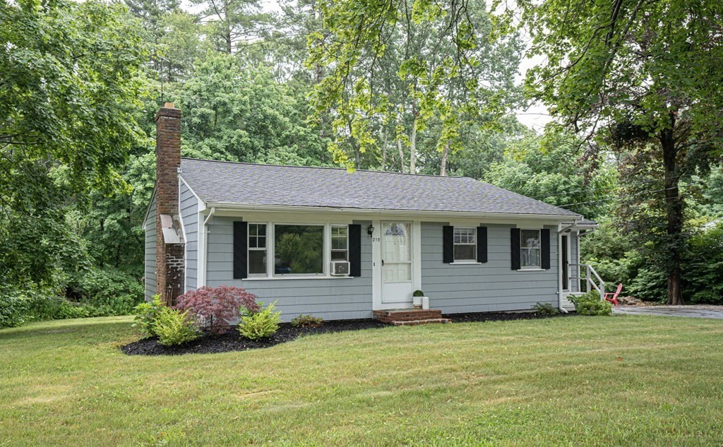 210 Walnut Street, Bridgewater, Massachusetts, 3 Bedrooms Bedrooms, 6 Rooms Rooms,1 BathroomBathrooms,Residential,For Sale,Walnut Street,73372805