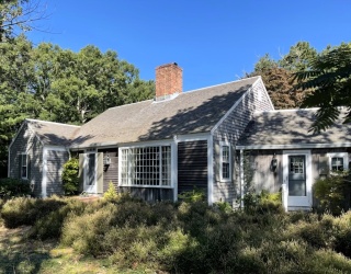 42 Towhee Ln, Orleans, Massachusetts, 4 Bedrooms Bedrooms, 11 Rooms Rooms,3.5 BathroomsBathrooms,Residential,For Sale,Towhee Ln,73372848