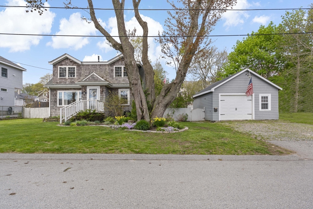 21 Grove Street, Fairhaven, Massachusetts, 3 Bedrooms Bedrooms, 6 Rooms Rooms,2 BathroomsBathrooms,Residential,For Sale,Grove Street,73372878
