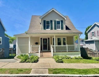 14 Piedmont St., Lynn, Massachusetts, 3 Bedrooms Bedrooms, 6 Rooms Rooms,2 BathroomsBathrooms,Residential,For Sale,Piedmont St.,73372883