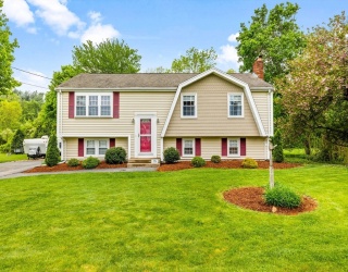 75 Branch St, Mansfield, Massachusetts, 3 Bedrooms Bedrooms, 8 Rooms Rooms,2 BathroomsBathrooms,Residential,For Sale,Branch St,73372990