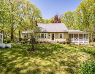 313 Bennett Rd., Hampden, Massachusetts, 3 Bedrooms Bedrooms, 7 Rooms Rooms,2.5 BathroomsBathrooms,Residential,For Sale,Bennett Rd.,73372994
