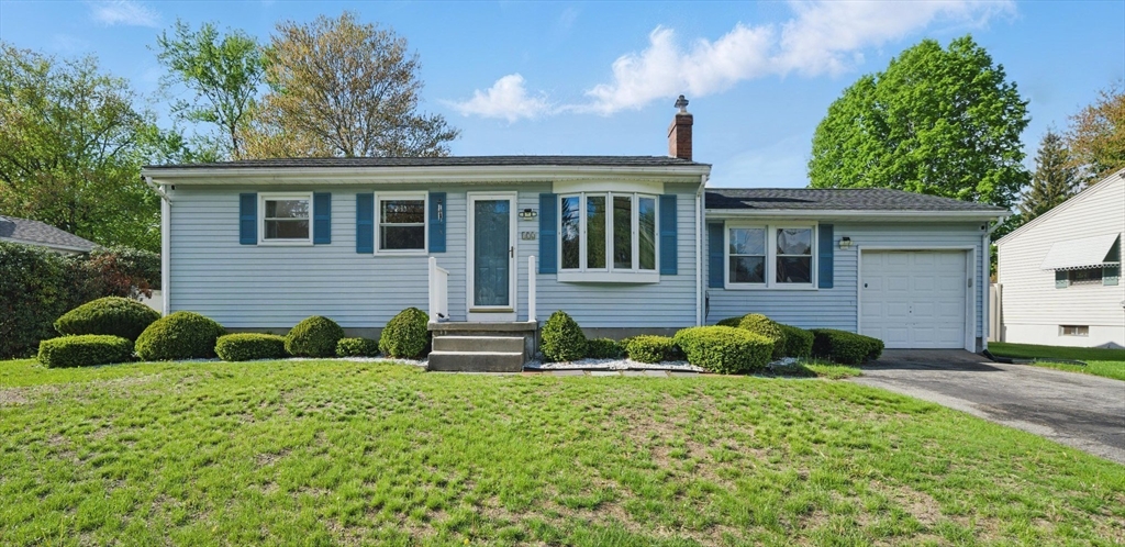 172 Mallowhill Rd, Springfield, Massachusetts, 4 Bedrooms Bedrooms, 6 Rooms Rooms,2 BathroomsBathrooms,Residential,For Sale,Mallowhill Rd,73372898