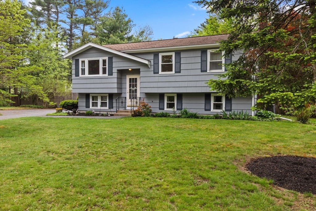12 Haskell St, Norton, Massachusetts, 3 Bedrooms Bedrooms, 6 Rooms Rooms,1 BathroomBathrooms,Residential,For Sale,Haskell St,73372899