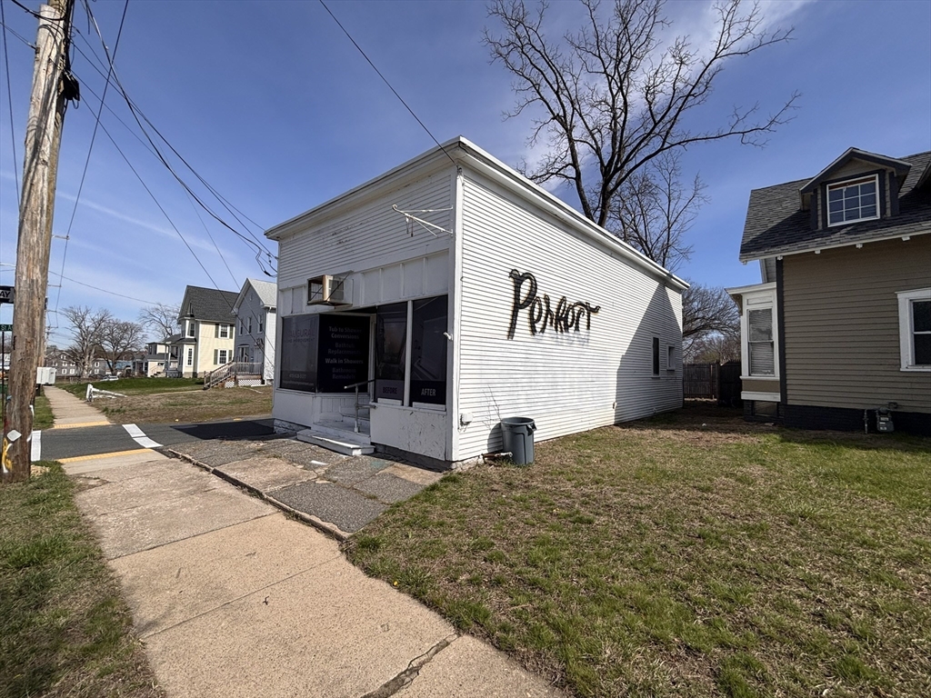 155 East St, Chicopee, Massachusetts, ,Commercial Lease,For Rent,East St,73373168