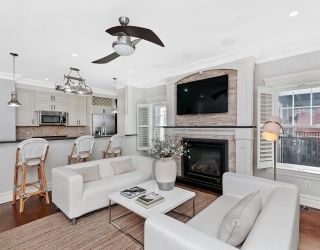720 East 2nd Street, Boston, Massachusetts, 3 Bedrooms Bedrooms, 6 Rooms Rooms,2.5 BathroomsBathrooms,Residential Lease,For Rent,East 2nd Street,73373429