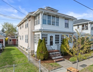 252-256 Billings Street, Quincy, Massachusetts, 4 Bedrooms Bedrooms, 10 Rooms Rooms,2 BathroomsBathrooms,Residential Income,For Sale,Billings Street,73373628
