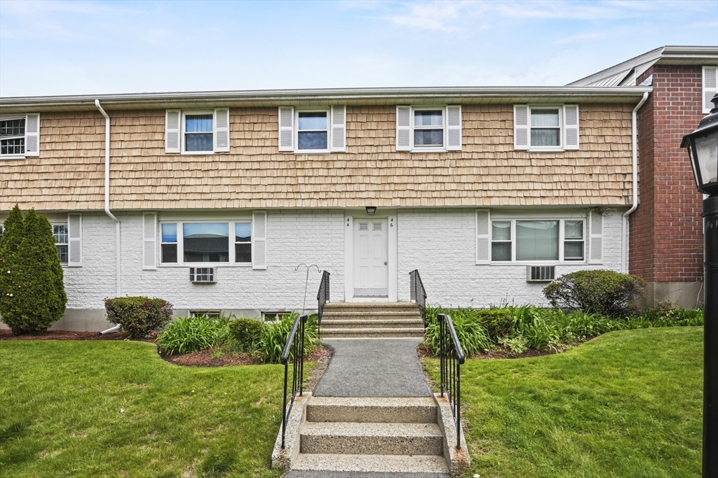 44 Kingston Street, North Andover, Massachusetts, 3 Bedrooms Bedrooms, 5 Rooms Rooms,1.5 BathroomsBathrooms,Residential,For Sale,Kingston Street,73368350