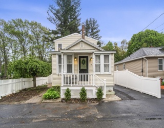33 Topping Rd, Andover, Massachusetts, 3 Bedrooms Bedrooms, 8 Rooms Rooms,3 BathroomsBathrooms,Residential,For Sale,Topping Rd,73373709