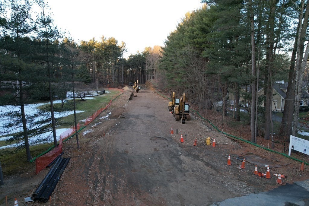 lot 1 Vallis Way, Lynnfield, Massachusetts, ,Land,For Sale,Vallis Way,73073585