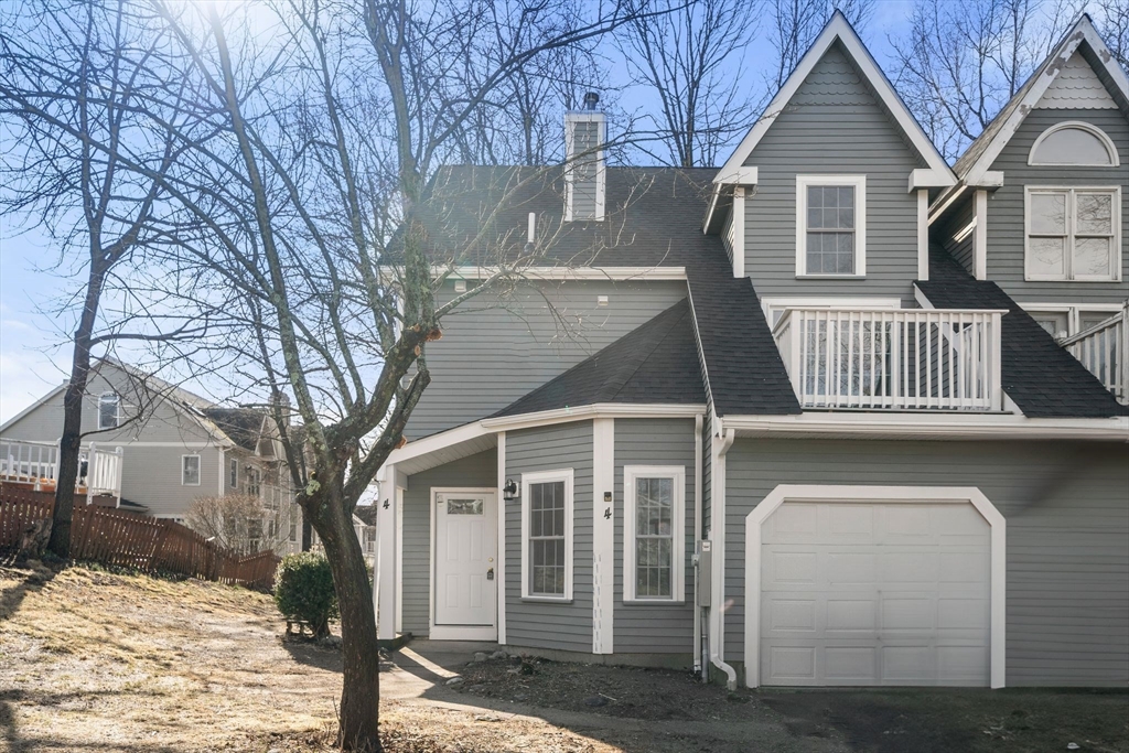 4 Midgley Ln, Worcester, Massachusetts, 3 Bedrooms Bedrooms, 7 Rooms Rooms,2.5 BathroomsBathrooms,Residential,For Sale,Midgley Ln,73352263
