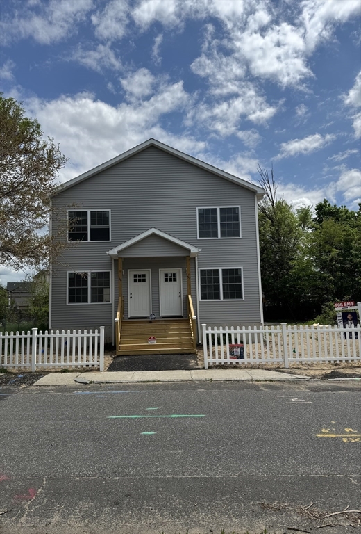 48-50 Spruce St, Springfield, Massachusetts, 6 Bedrooms Bedrooms, 10 Rooms Rooms,3 BathroomsBathrooms,Residential Income,For Sale,Spruce St,73373815