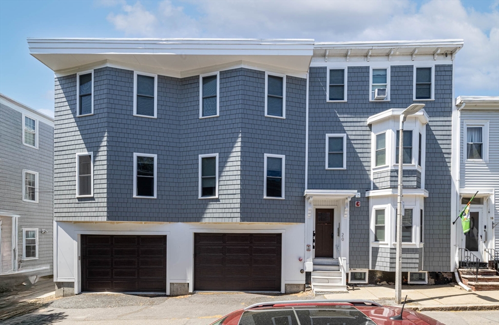 20 Grimes Street, Boston, Massachusetts, 12 Bedrooms Bedrooms, 27 Rooms Rooms,9 BathroomsBathrooms,Residential Income,For Sale,Grimes Street,73373831